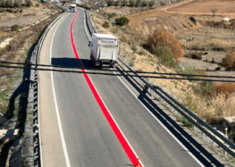 Новий тип розмітки на дорогах — чому вона червона і як працюватиме