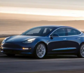 Электромобили Tesla теперь сами напомнят о забытом смартфоне