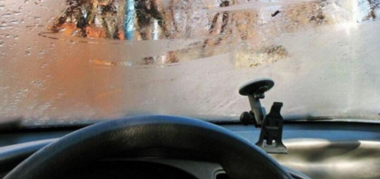 ADAC розбив міф про «чарівний» спосіб боротьби з вологістю в авто