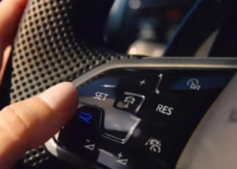 Великі дисплеї в салоні авто підвищують ризик аварій для водіїв