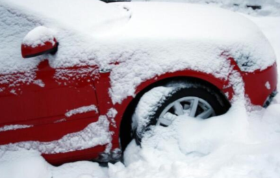 Як водіям адаптувати манеру керування під час снігопаду