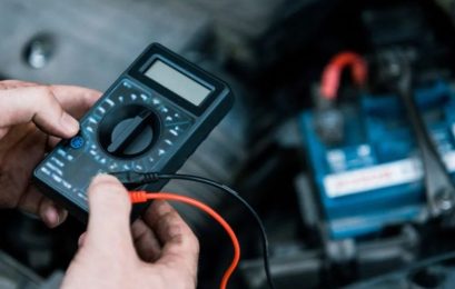 Чому взимку акумулятор швидко втрачає заряд і як довго його потрібно заряджати в дорозі