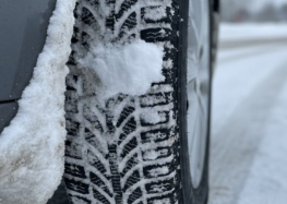 Як лід у колісних арках впливає на керованість авто взимку