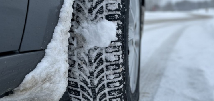 Як лід у колісних арках впливає на керованість авто взимку