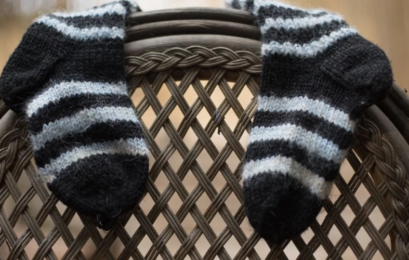 Дивний, але корисний трюк – чому в січні дзеркала авто «одягають» у шкарпетки