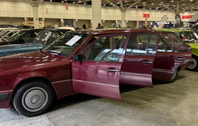 Рідкісний шестидверний W124 у заводському стані виявили через десятиліття