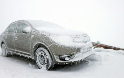 Чому не варто тиснути на газ на авто з АКПП коли ви застрягли взимку