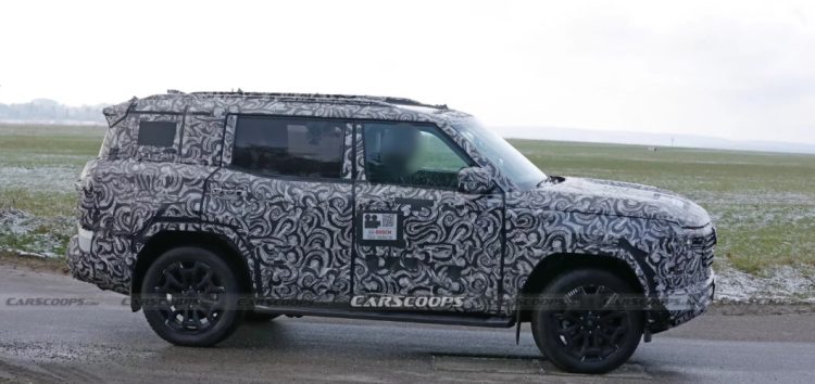 Прототип нового Mitsubishi Pajero вперше помітили на дорогах