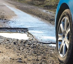 Чому ями на дорозі більш небезпечні для авто, ніж думають водії
