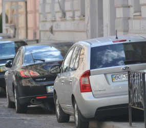 Коли тротуар можна використовувати для паркування