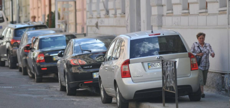 Коли тротуар можна використовувати для паркування