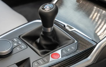 BMW M не хочет отказываться от механики, несмотря на рыночное давление