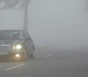 Як безпечно керувати автомобілем у тумані – поради ДСНС для водіїв