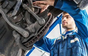 Чому скрипить підвіска і що робити