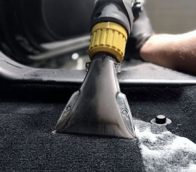 Найбрудніші місця в авто і як чистити