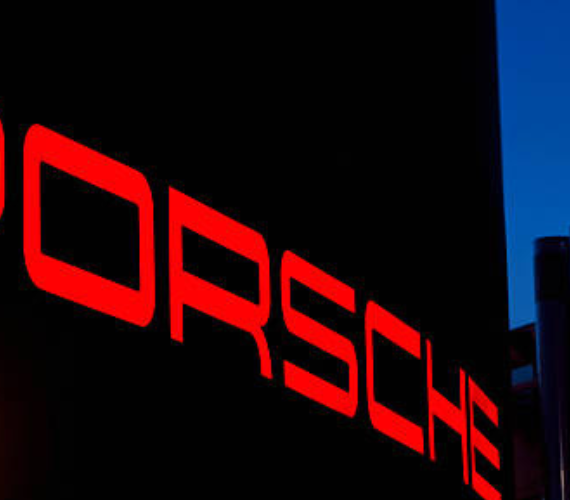 Porsche продає Bugatti і частку Rimac