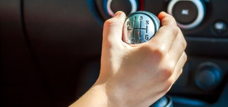 Скрегіт коробки передач – коли це критично
