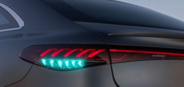 Mercedes запускає бірюзові сигнали автопілота