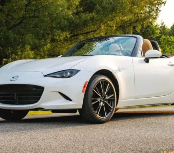 Фанати вирішують долю нової Mazda MX-5