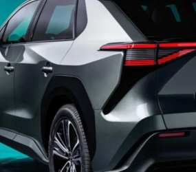 Електромобілі Toyota отримають віртуальну КПП