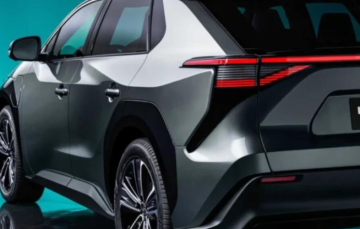 Електромобілі Toyota отримають віртуальну КПП