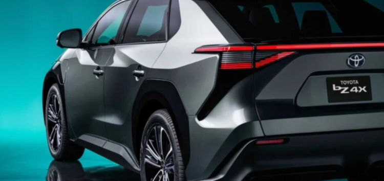Електромобілі Toyota отримають віртуальну КПП