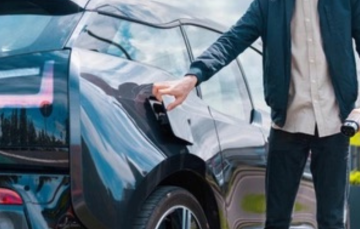 Tesla очолила ринок електромобілів України