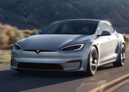 Tesla навчила електромобіль прилипати до дороги