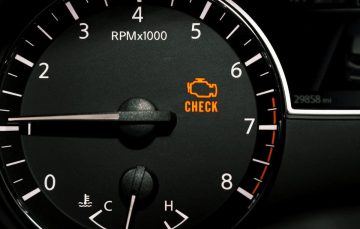 Загорівся Check Engine: як розшифрувати код помилки й не переплатити в сервіс
